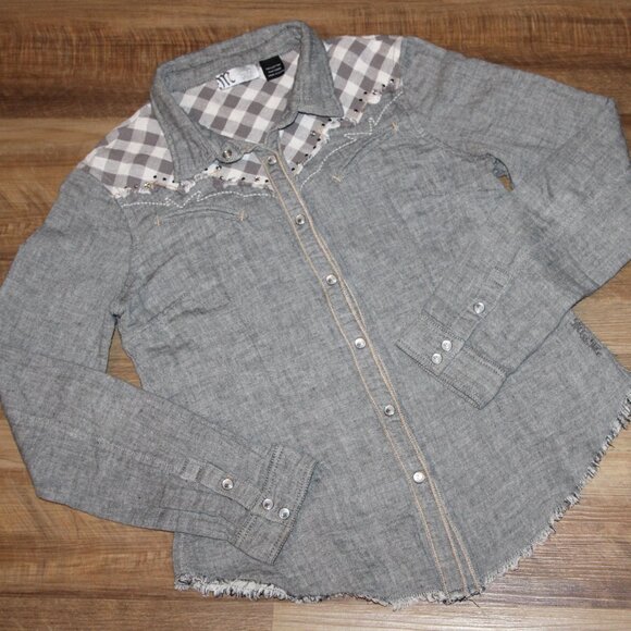 LN! Miss Me Gray Y2K Size LARGE Rhinestone Stud Embellished Pearl Snap Top - Picture 8 of 12